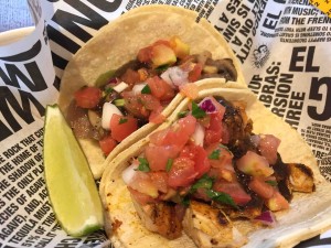 ２ピース８５０円、３ピース１０００円