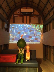 中に入ると原画＆アニメーションが。この後ろ姿にキュン❤︎