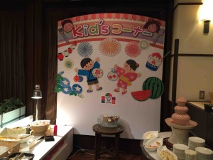 一角にキッズコーナーあり