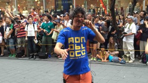 Pedro Luis（ペドロ・ルイス）が歌いながらパレードするという豪華さにびっくり