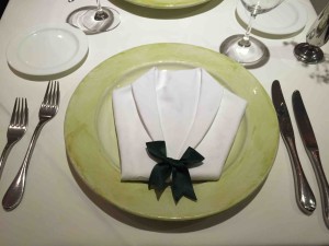 かわいいテーブルのセッティング