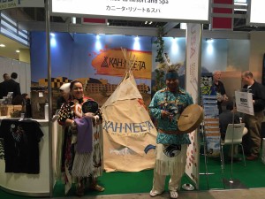 ステージ上はもちろん、各ブースでのパフォーマンスも気軽に楽しめるからおすすめ