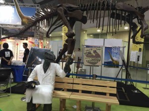 福井県のブースでは、恐竜と一緒に撮影ができる！？