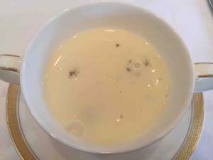 スープ注ぐとこんな感じ