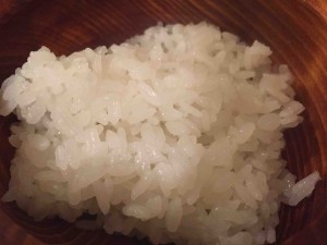 お米ツヤツヤ、しっかり噛みごたえもあるしっかりした粒