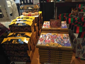 ここはどこぞの観光地でしょうか？お菓子いろいろ