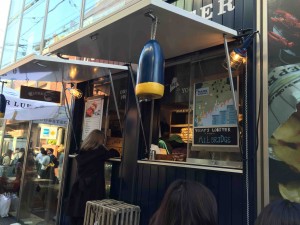 オーダー窓口。これだけ見えると、外国みたい。