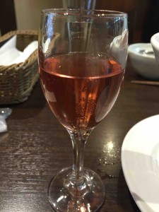 一緒に出てきたざくろ酢は、最初に飲むと刺激が強いので、「食事の途中か食後にどうぞ」とのこと