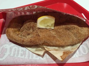 カレーのナンよりはもちろん小さく、ペロリといけちゃうサイズです。