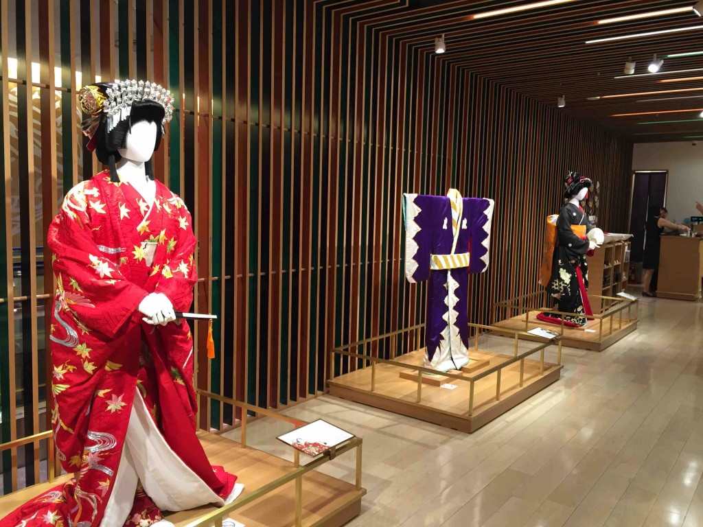 舞台衣装も展示