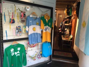 ショップとカフェを併設