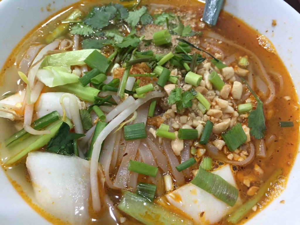 どーんっ！シャンそば（汁あり）