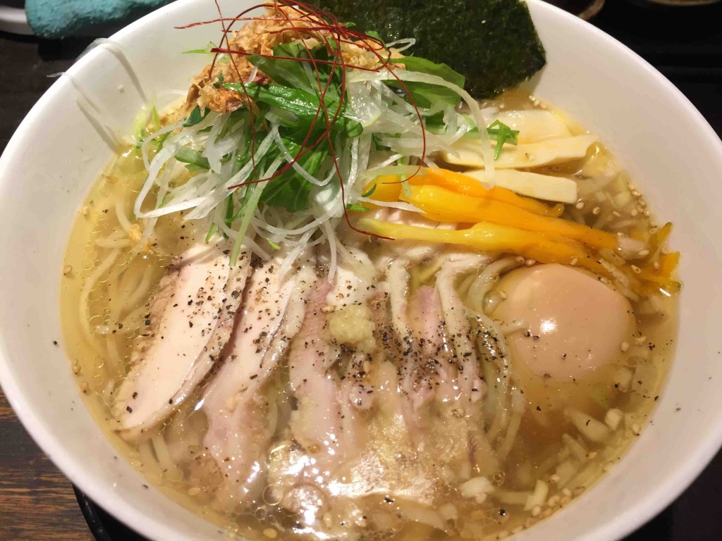 白鶏麺（７８０円）大盛り＋烏龍煮卵トッピング（＋１００円）