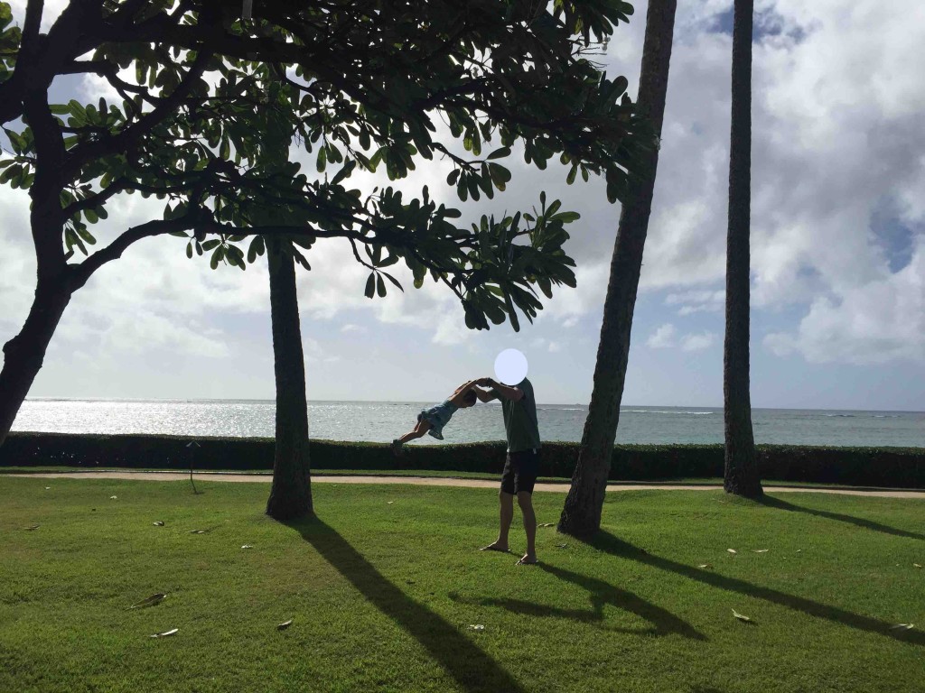 食べ終わったら目の前の芝生で、こんな絵になることだってできる！