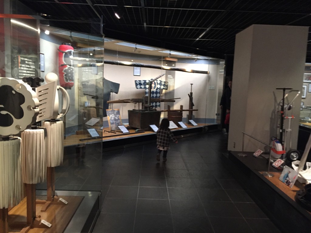 ５階の薄暗い雰囲気が怖いようで、我が家の２歳児は「こわいー」といいながら、猛ダッシュで一周して逃げ去りました