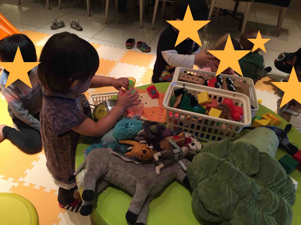 おもちゃもケンカしないくらい潤沢にある