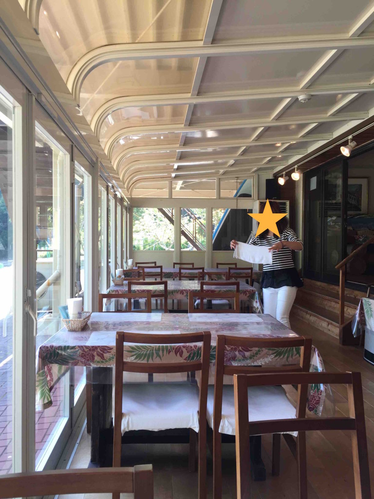 朝ごはんは海を見ながら。