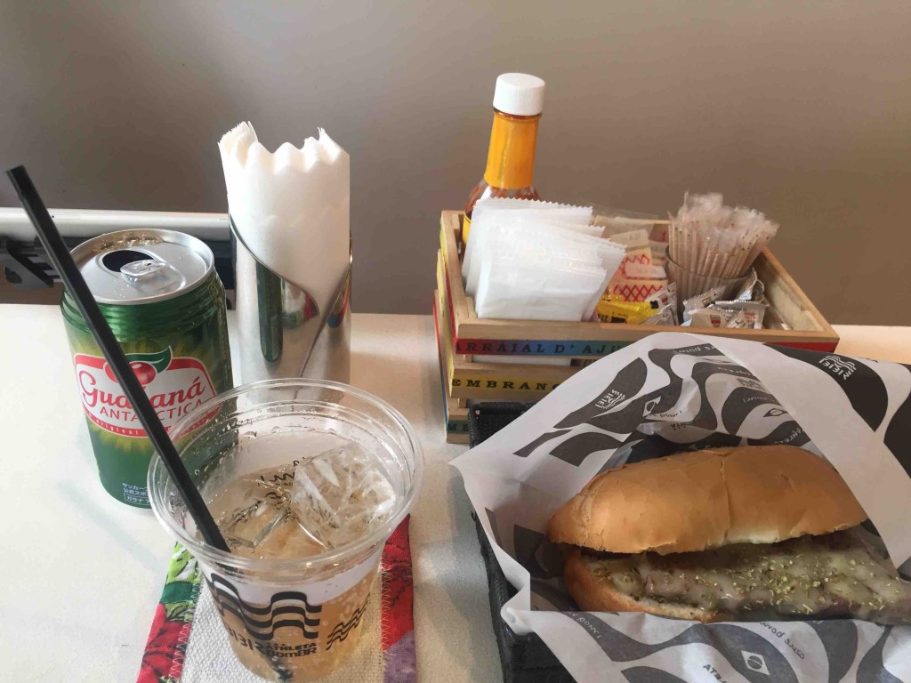 ＋１００円でガラナ付きのセットになった！