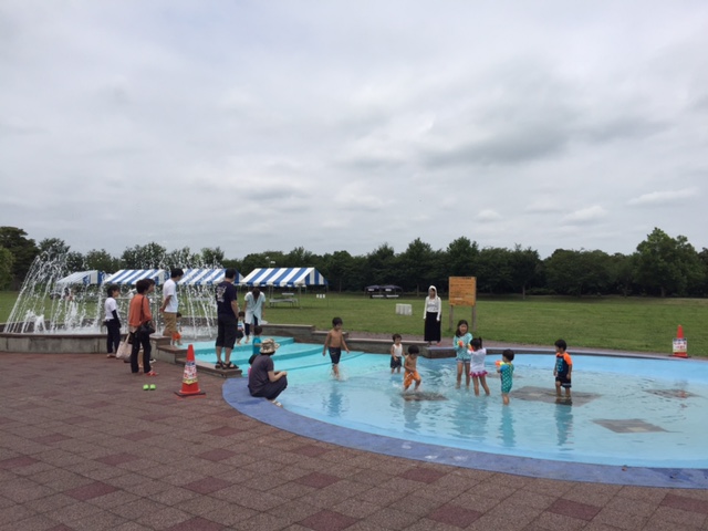 夏場はじゃぶじゃぶ池も。