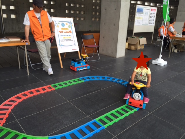 トーマス列車があって、当然のように乗る娘