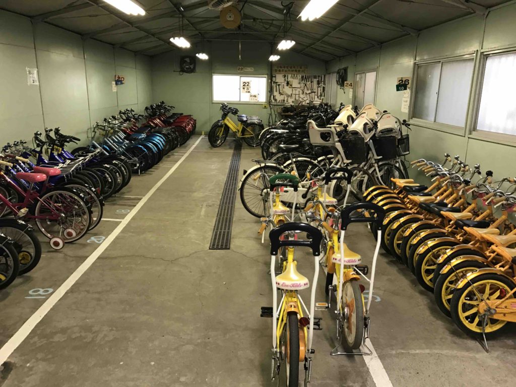 １６インチの自転車は、スタンド付き15台、補助輪付き20台の計35台。